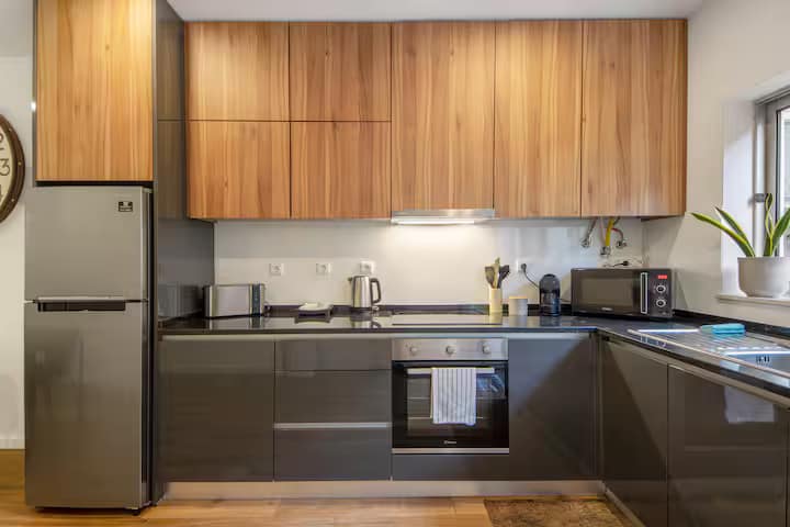 bb5d9688-59e9-4482-933d-84070766e242